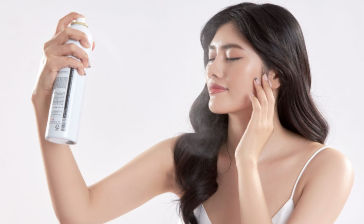 Cách chọn xịt khoáng cấp ẩm phù hợp cho mọi loại da